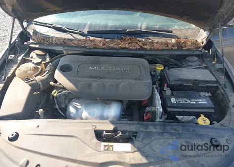 2016 Chrysler 200 Limited/Limited Platinum from USA, damaged, VIN 1C3CCCAB1GN142638